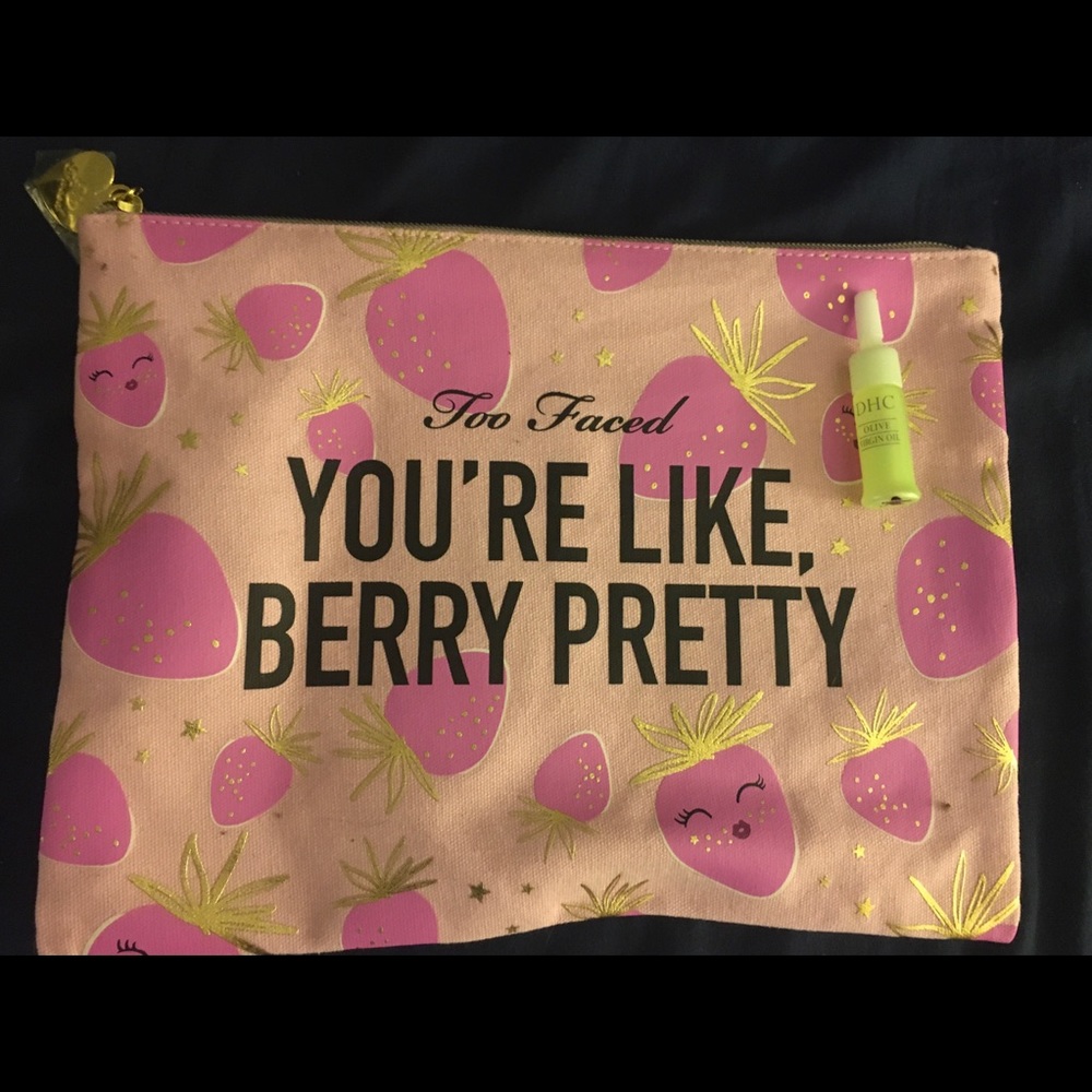 Travel bag too faced & sample